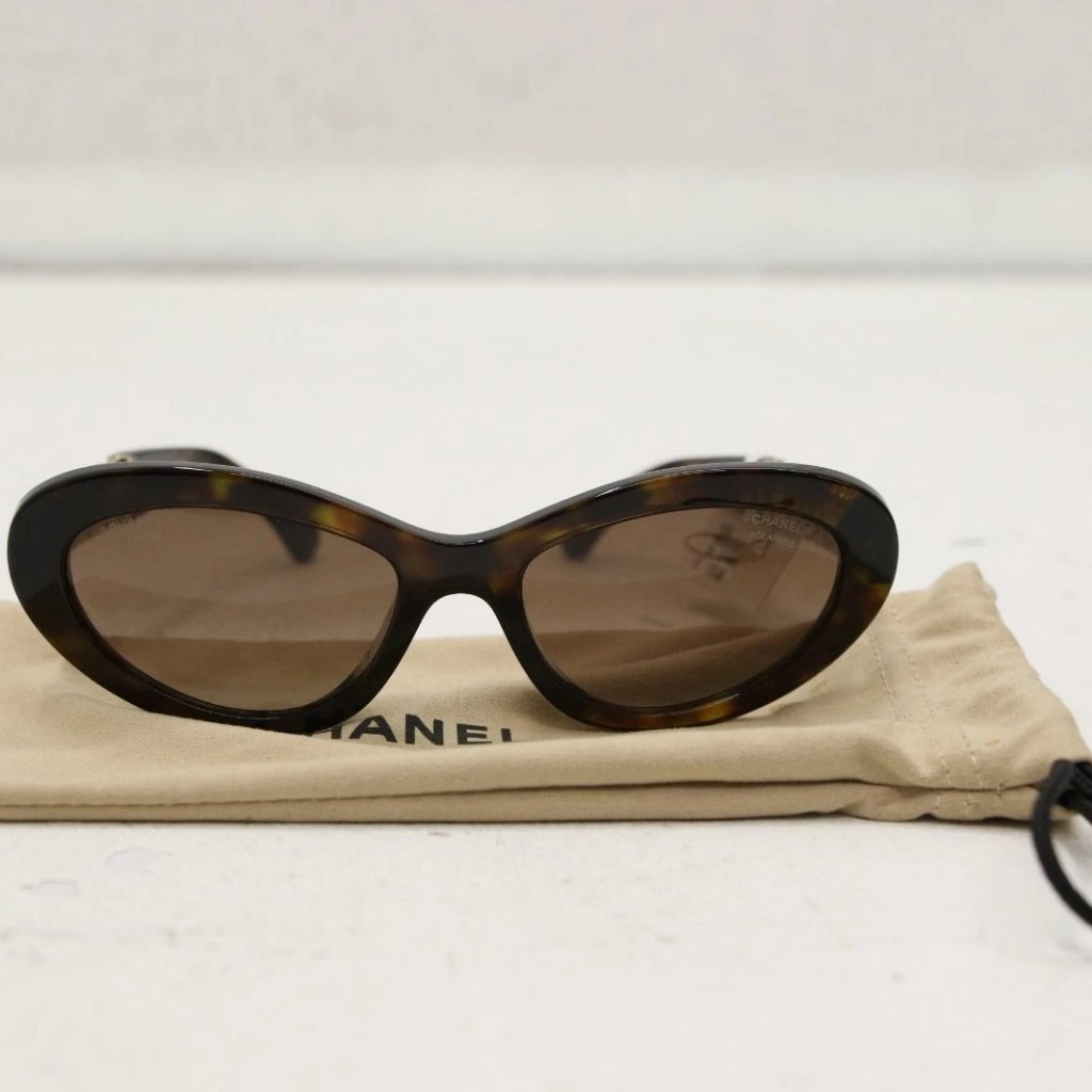 Chanel 5538-Q-A C.714/S9 54-18 140mm 3p S Black/Gold Frame Polarized Lenses